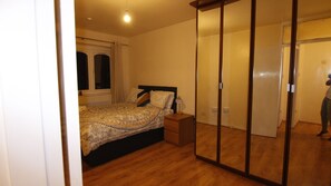 Appartement | 3 chambres, fer et planche à repasser, Wi-Fi gratuit, draps fournis