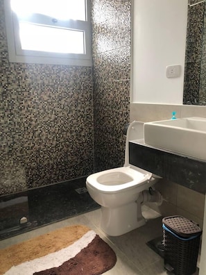 Apartment | Bathroom | Shower, towels
