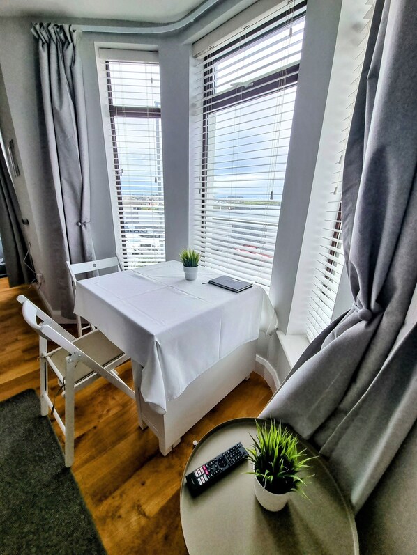 Deluxe Apartment | Living area