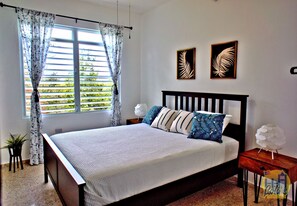 4 bedrooms, in-room safe, desk, iron/ironing board