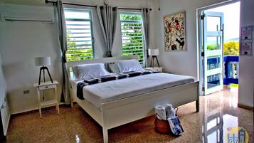 4 chambres, coffres-forts dans les chambres, bureau