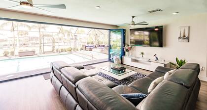 BRING YOUR SAILBOAT! MODERN HOME WITH A FULL-SIZE POOL TABLE - HEATED POOL