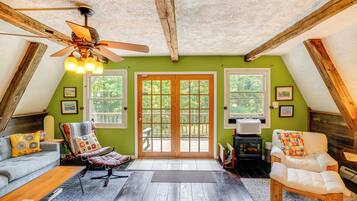 House (2 Bedrooms) | Interior