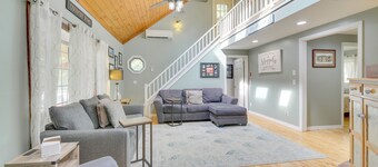Searsport Paradise w/ Private Pool & Patio!