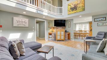 House (6 Bedrooms) | Interior