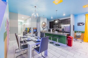 Dining - Amazing Thematic House w/ Pvt Pool/Arcades/Resort 231791 (Kissimmee)