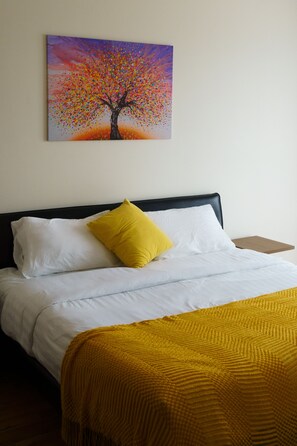 3 chambres, fer et planche à repasser, Wi-Fi, draps fournis