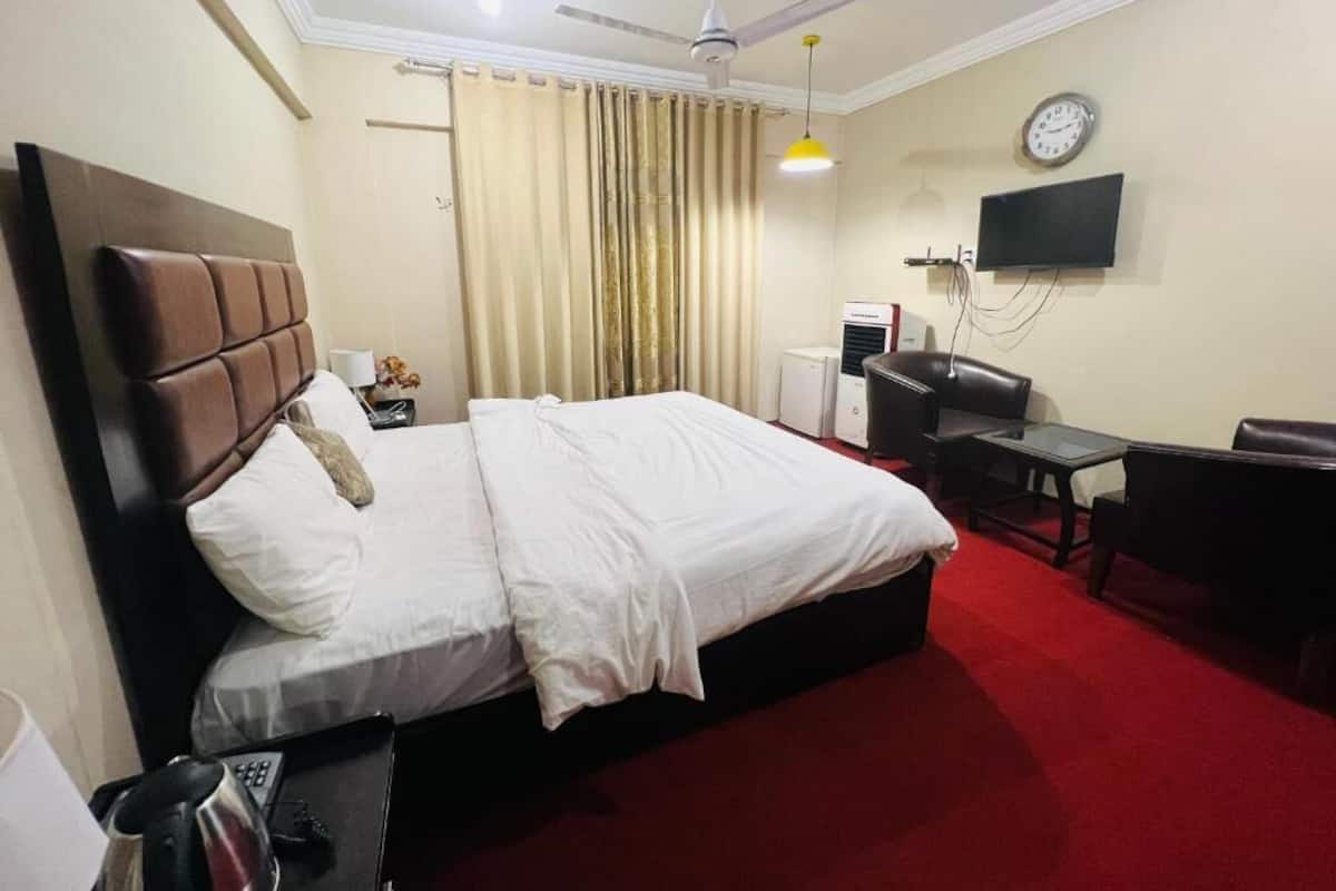 Family Suite | Soundproofing, iron/ironing board, free WiFi