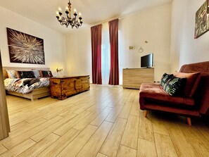 3 عدّة غرف نوم ومكواة/لوح كي وواي فاي مجانًا وملاءات أسرّة