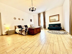 3 Schlafzimmer, BĂŒgeleisen/BĂŒgelbrett, kostenloses WLAN, BettwĂ€sche