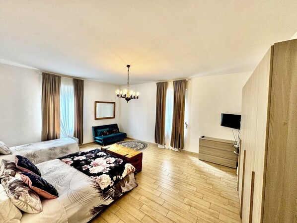 3 Schlafzimmer, BĂŒgeleisen/BĂŒgelbrett, kostenloses WLAN, BettwĂ€sche