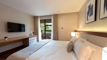 Superior Room | Egyptian cotton sheets, premium bedding, memory-foam beds, in-room safe