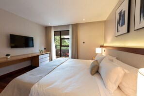Superior Room | Egyptian cotton sheets, premium bedding, memory-foam beds, in-room safe - Deerpark Luxury Stays (Nairobi)