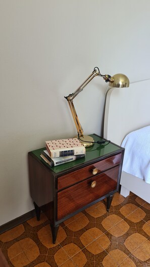 1 soverom, strykejern/-brett og sengetøy