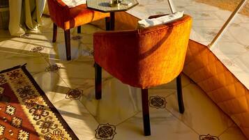 Deluxe Triple Room | Hypo-allergenic bedding, down comforters, desk, free WiFi