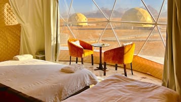 Deluxe Triple Room | Hypo-allergenic bedding, down comforters, desk, free WiFi