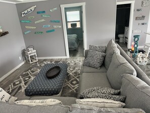 5 bedrooms, iron/ironing board, free WiFi, bed sheets