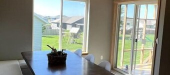 Spacious 3 bedroom home near the Barefoot Bar