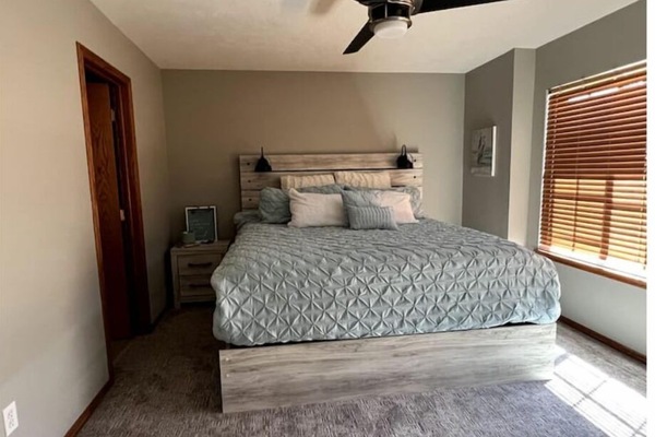 3 bedrooms, iron/ironing board, WiFi, bed sheets