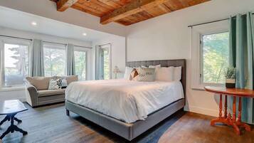 5 bedrooms, desk, iron/ironing board, WiFi