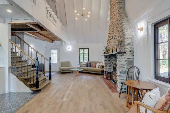 TV, DVD-spiller og kontorer