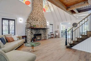 TV, DVD-spiller og kontorer