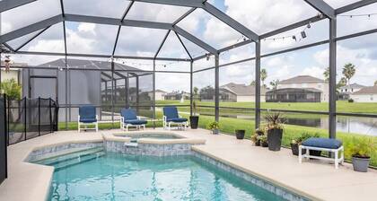 Comfortable house with hot tub, minutes away from theme parks