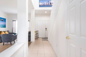 Interior - Comfortable house with hot tub, minutes away from theme parks (Kissimmee)