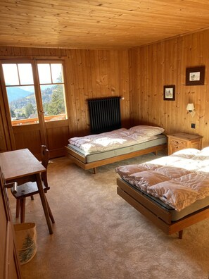 4 habitaciones, tabla de planchar con plancha y wifi gratis 