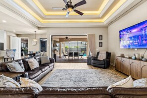 Älytelevisio, pöytäjalkapallopöytä, stereot