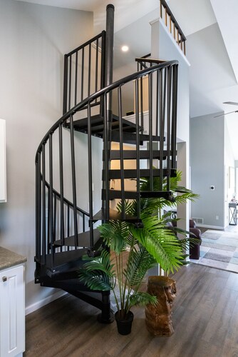 NEW! One-of-a-kind The Butterfly Estate Sleeps 24+ Close to LG & Gore!