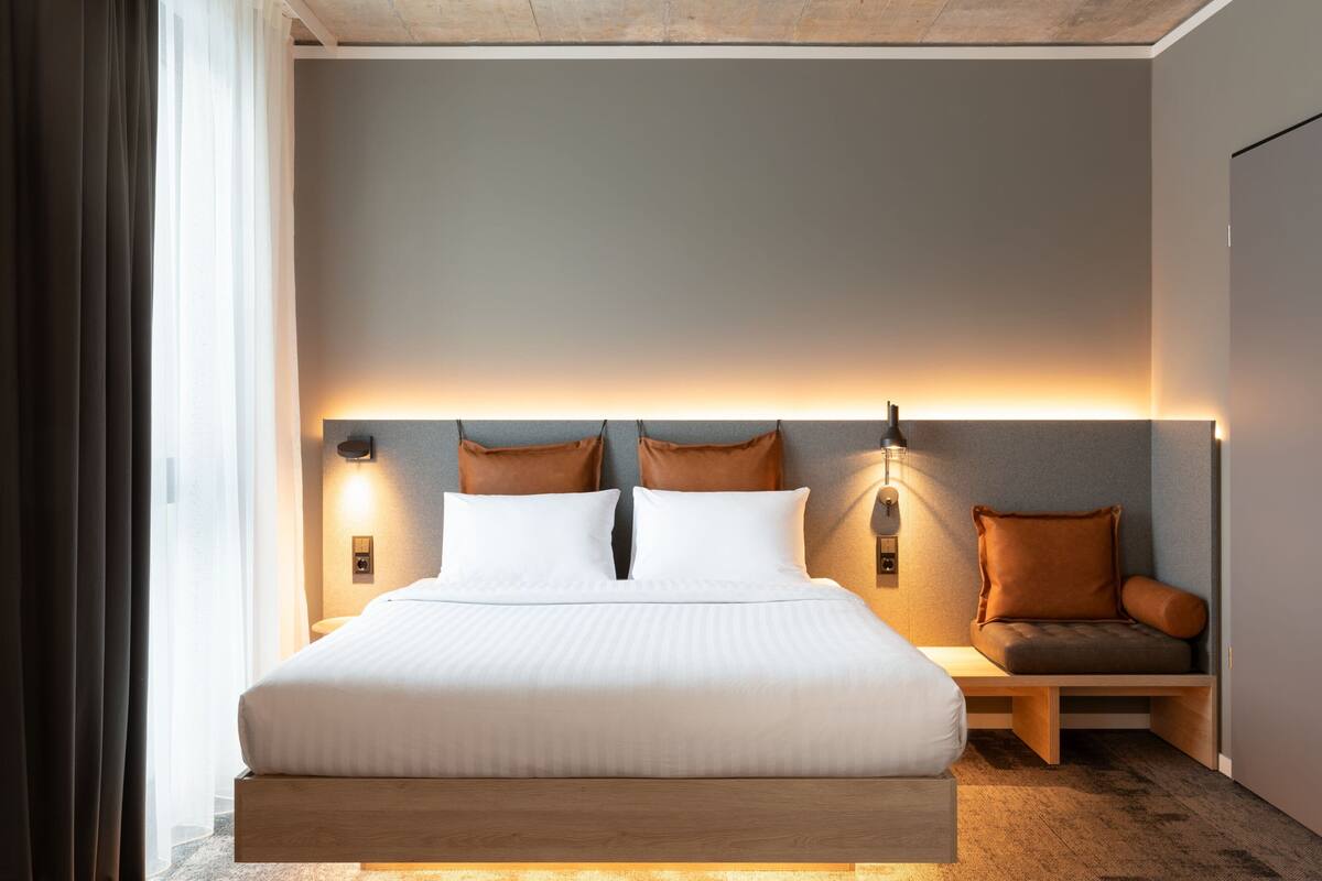 1 dormitori, habitacions insonoritzades, wifi gratuïta i roba de llit 