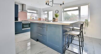 Spacious 3 Bedroom House in Barry
