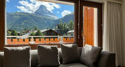 Recently refurbished modern apartment with unhindered views of the Matterhorn.