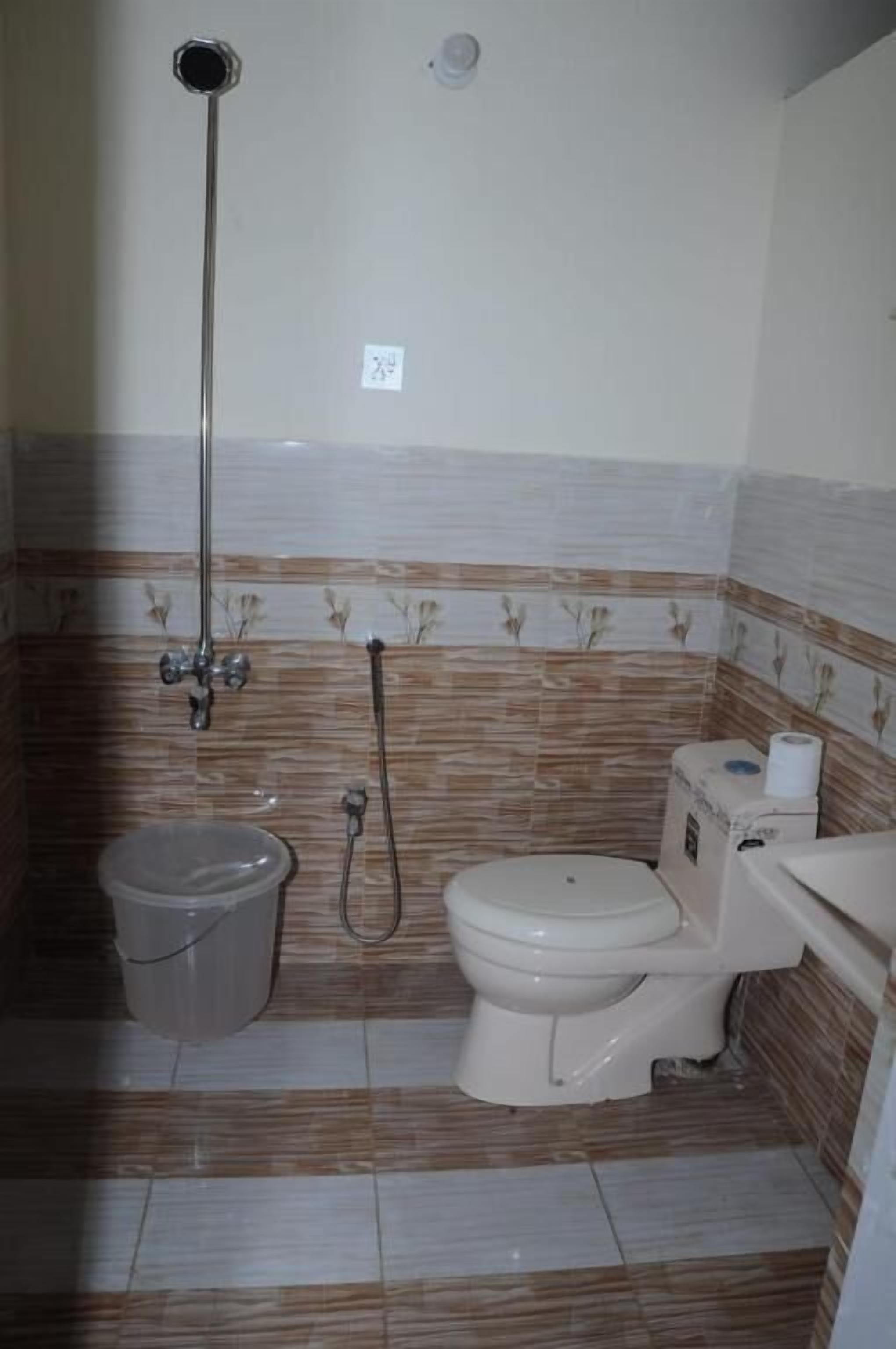 Doppia Deluxe | Bagno | Doccia, set di cortesia firmato, asciugamani, sapone