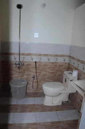 Dobbeltrom – deluxe | Bad | Dusj, designertoalettartikler, håndklær og såpe