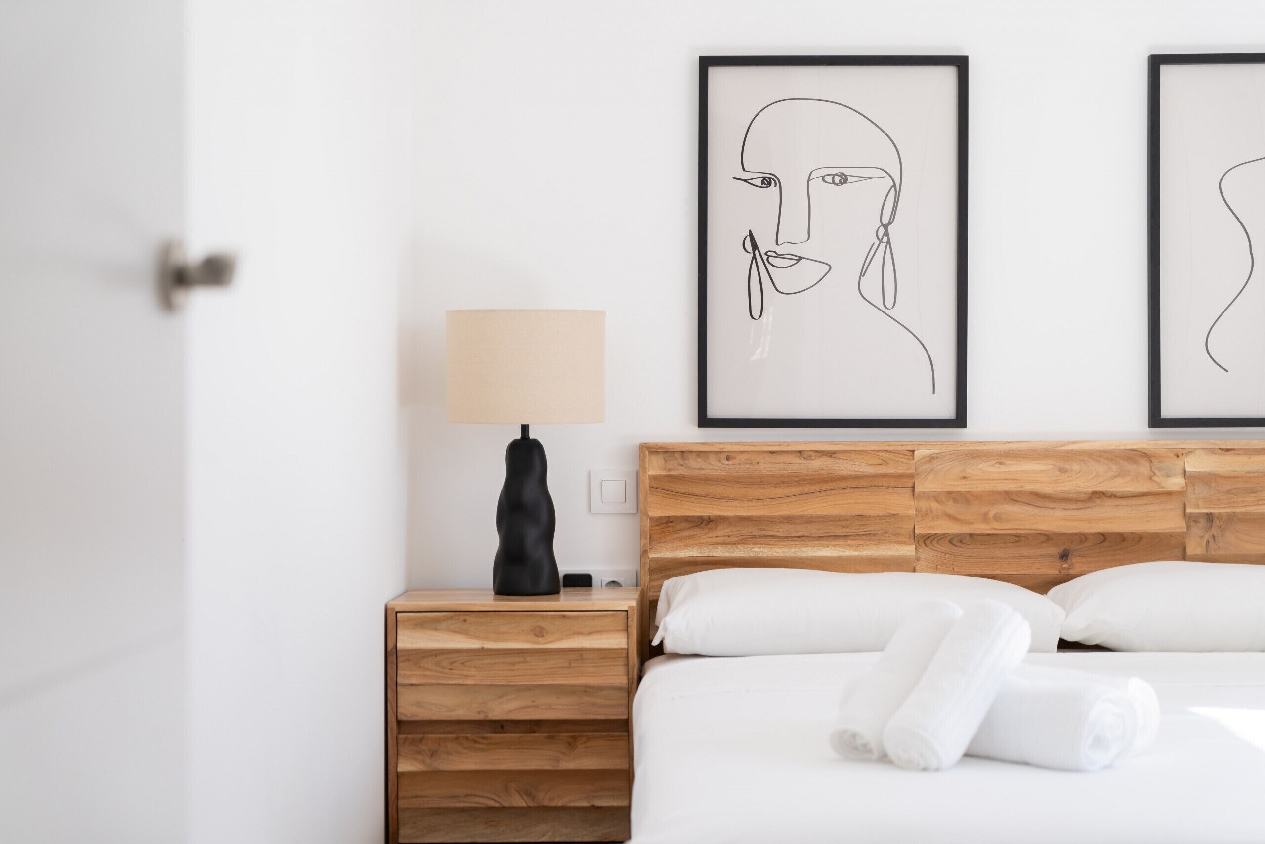 1 slaapkamer, een strijkplank/strijkijzer, gratis wifi, beddengoed