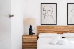 1 slaapkamer, een strijkplank/strijkijzer, gratis wifi, beddengoed