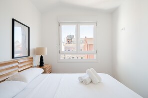 2 slaapkamers, een strijkplank/strijkijzer, gratis wifi, beddengoed
