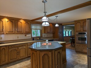 Fridge, microwave, oven, stovetop - Lakefront, Cooperstown Dreams Park/All Star Village nearby- canoe and kayaks, (Oneonta)