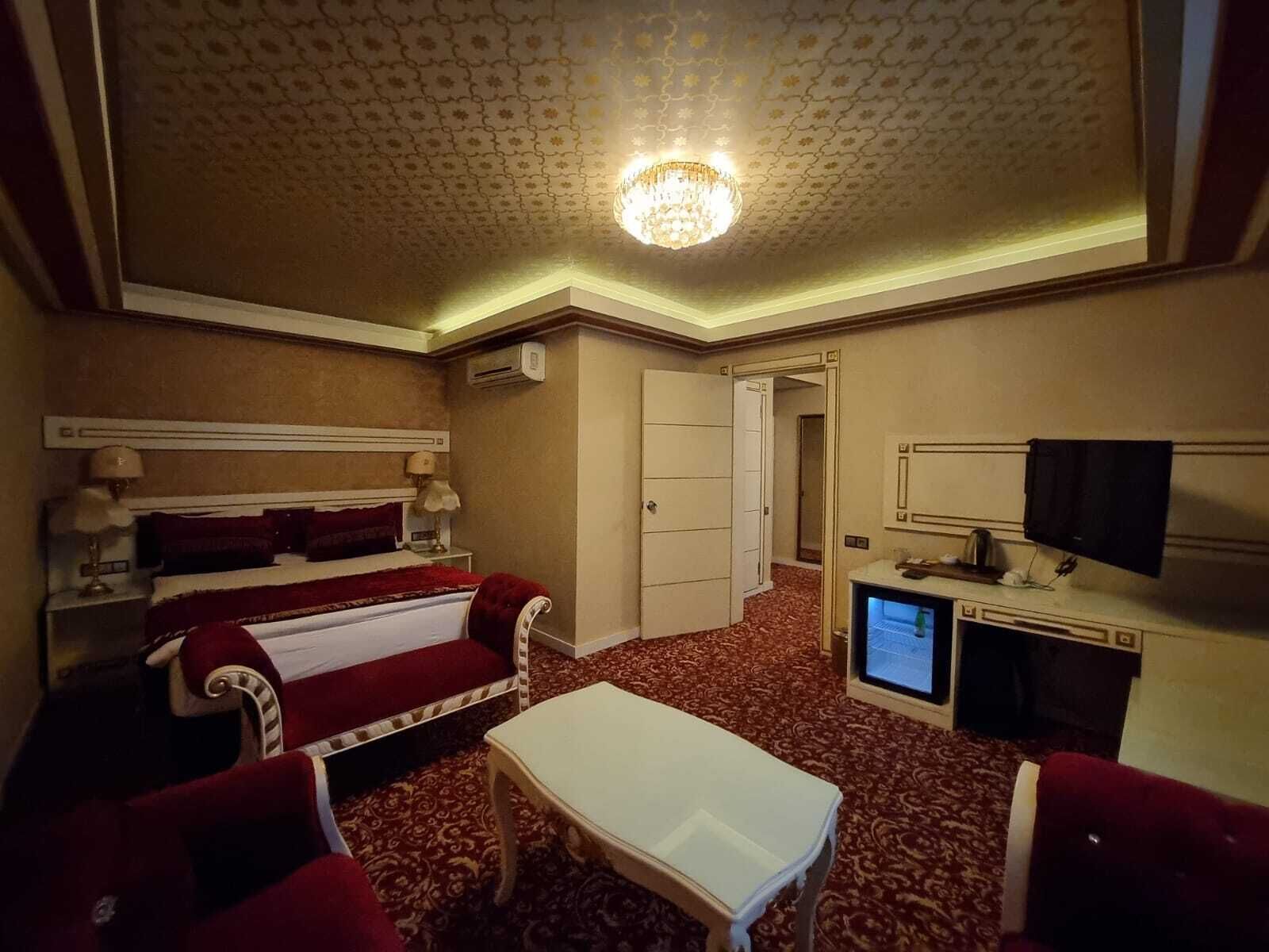 Deluxe Suite | Egyptian cotton sheets, premium bedding, down duvets