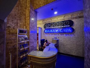 Bain à remous, hammam, sources chaudes/minérales