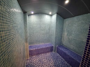 Hot tub, steam room, hot springs, deep-tissue massages, Swedish massages - Royal Mersin Otel (Mersin)