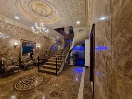 热水浴缸、湿蒸房、温泉/矿泉、深层组织按摩、瑞典式按摩、产前按摩