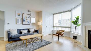 Apartemen Deluks | Area keluarga | Televisi plasma 50-inci dengan saluran TV kabel