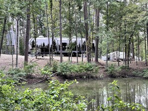 Property grounds - Discover Pine Haven Retreat—a modern farmhouse camper in Hochatown/Broken Bow (Broken Bow)
