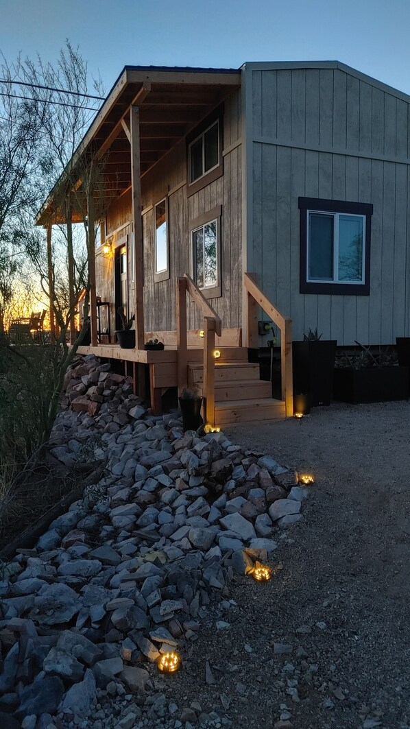 Exterior - Mustang Trail Ranch Casita. Natural desert setting open air living with views! (Wickenburg)
