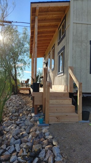 Property grounds - Mustang Trail Ranch Casita. Natural desert setting open air living with views! (Wickenburg)