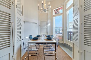 تناول الطعام