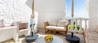 Casa de la Buena Vida | 3 Bedroom Townhouse with Sea View